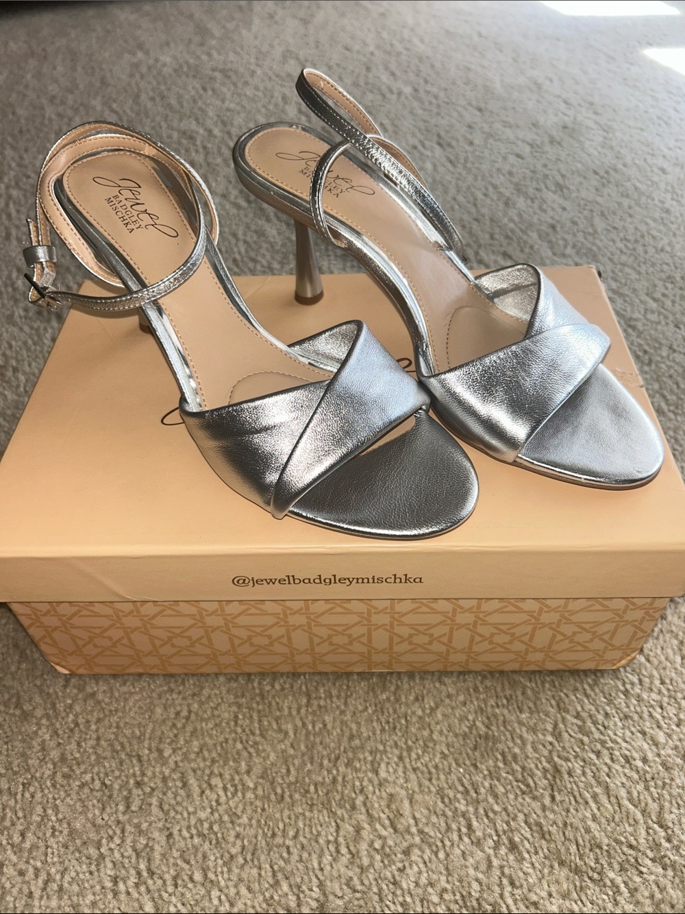 Jewel Badgley Mischka Kaia Metallic Silver Slingback Heels. NWT. Size 8